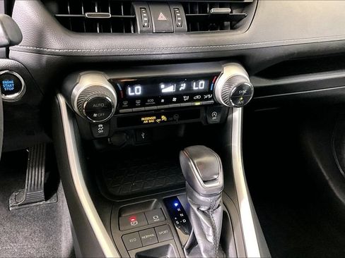 Used 2020 Toyota RAV4 XLE Premium FWD image 25