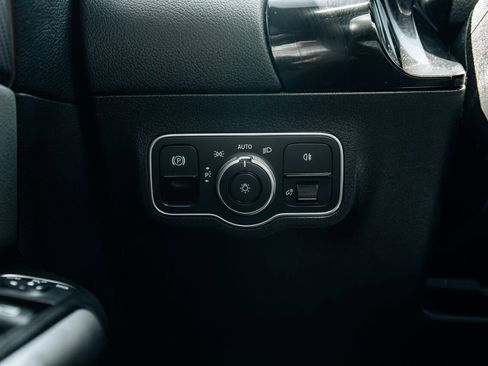 Used 2023 Mercedes-Benz GLA 35 AMG 4MATIC image 28