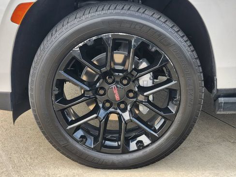 Used 2023 GMC Yukon XL Denali AWD/4WD image 10