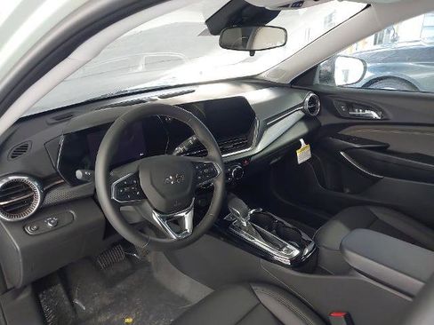 New 2026 Chevrolet Trax ACTIV image 2