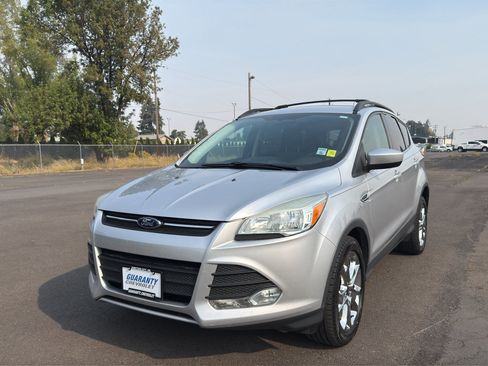 Used 2015 Ford Escape SE w/ Equipment Group 201A AWD/4WD image 9