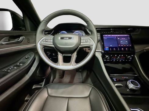 New 2025 Jeep Grand Cherokee L Limited w/ Luxury Tech Group II image 28