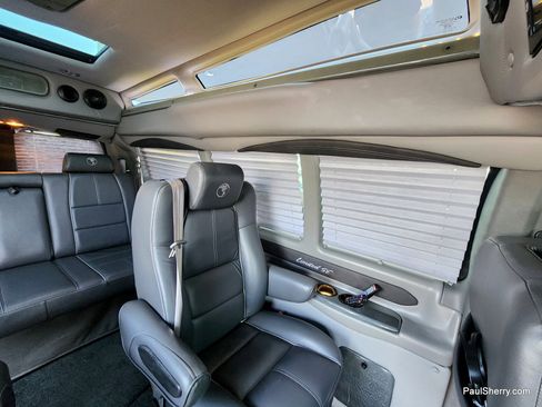 Used 2019 Chevrolet Express 2500 w/ Enhanced Convenience Package RWD image 23