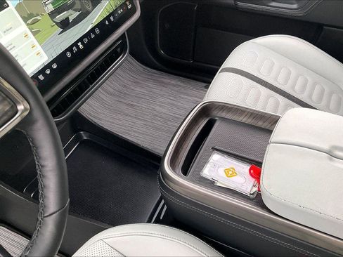 Used 2025 Rivian R1T Adventure image 14