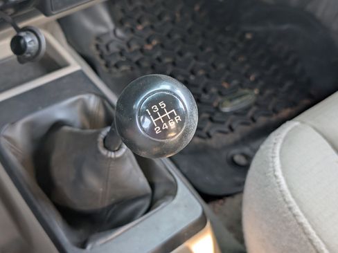 Used 2006 Jeep Wrangler X image 12