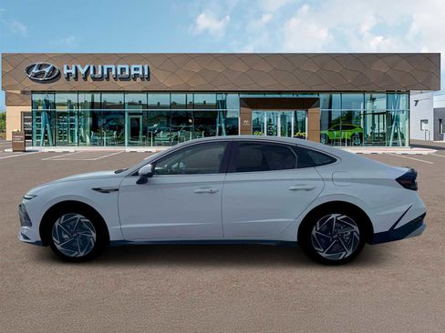 New 2026 Hyundai Sonata SEL FWD image 3