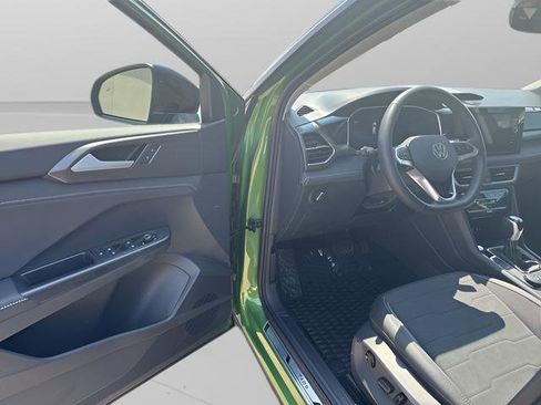 New 2025 Volkswagen Taos SE image 6