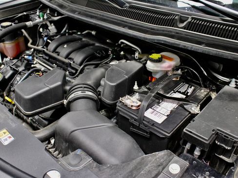 Used 2018 Ford Explorer FWD image 15