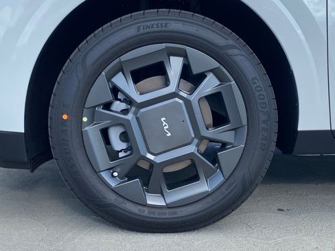 New 2026 Kia Carnival EX image 10