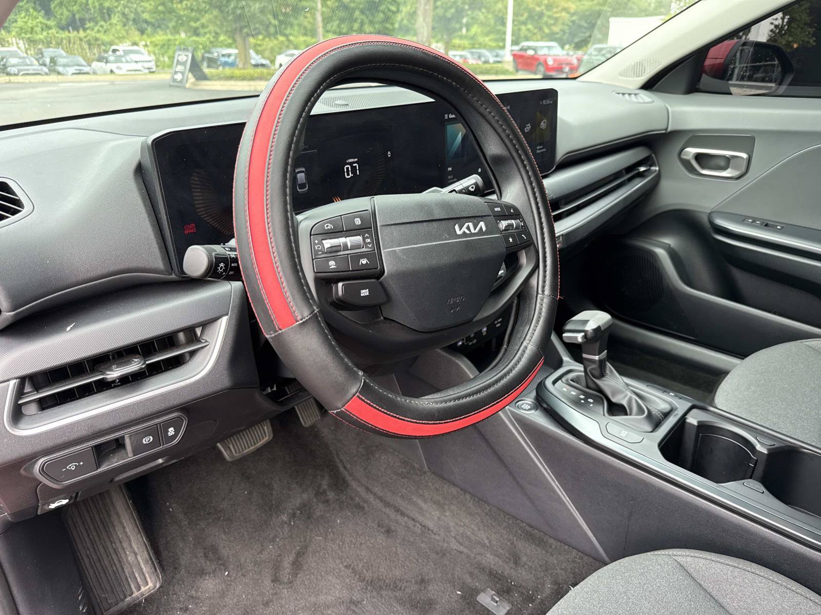 Used 2025 Kia K4 FWD image 24