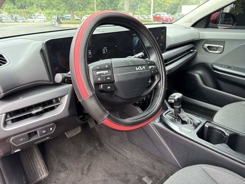 Used 2025 Kia K4 FWD image 24