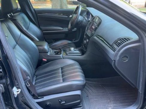 Used 2021 Chrysler 300 S w/ S Model Appearance Package RWD image 11