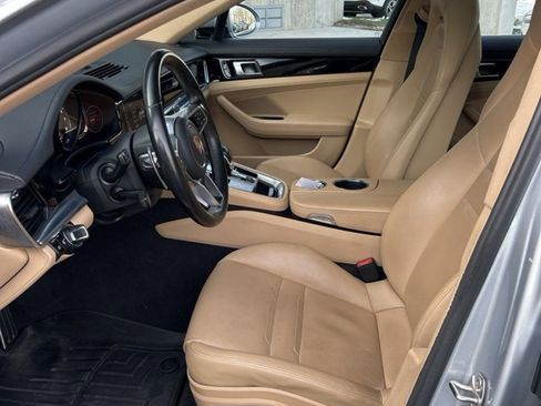 Used 2018 Porsche Panamera 4 image 11