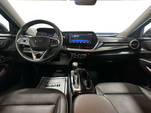 Used 2025 Chevrolet Trax ACTIV w/ Driver Confidence Package FWD image 13