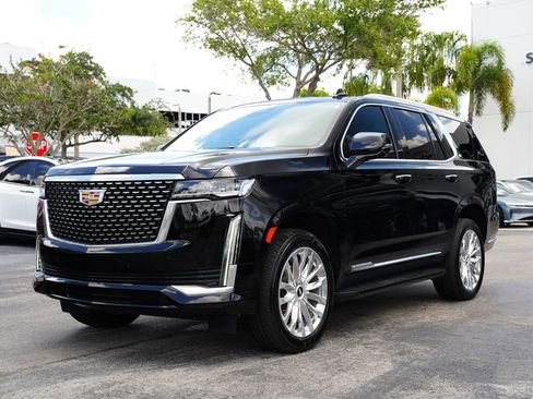 Used 2024 Cadillac Escalade Premium Luxury AWD/4WD image 3