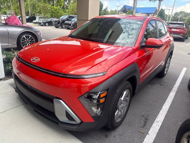 Used 2025 Hyundai Kona SE FWD image 1