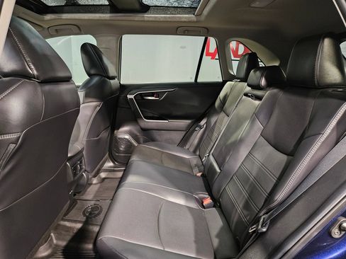 Used 2022 Toyota RAV4 Limited AWD/4WD image 38