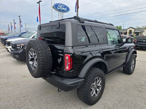 Used 2024 Ford Bronco Badlands AWD/4WD image 3