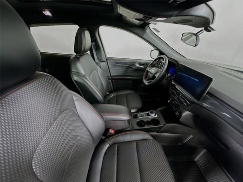 Used 2024 Ford Escape ST-Line Select w/ Tech Pack #2 image 29