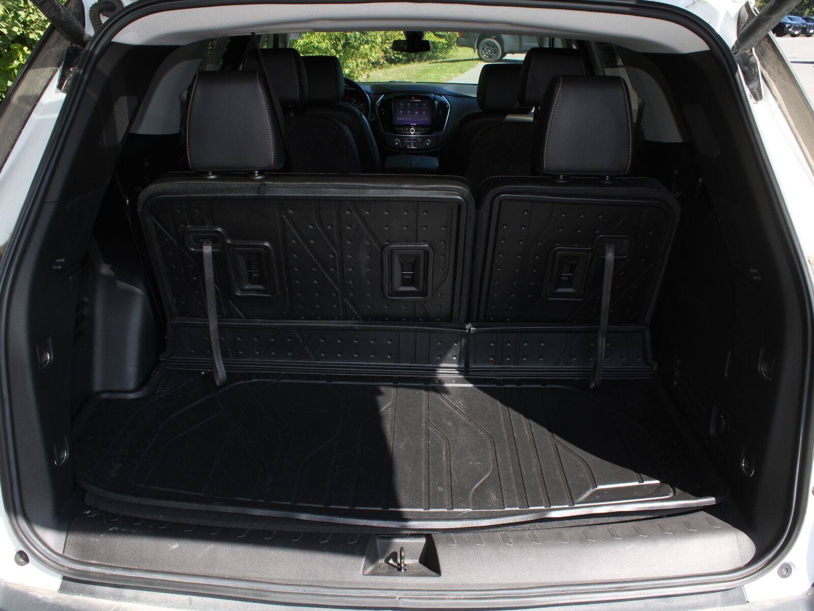 Used 2021 Chevrolet Traverse RS w/ LPO, Floor Liner Package AWD/4WD image 8