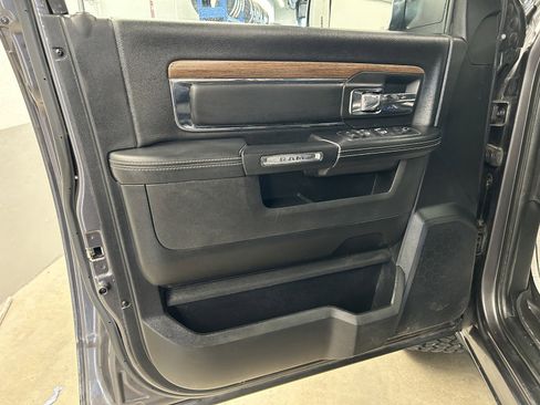Used 2017 RAM 1500 Laramie image 10