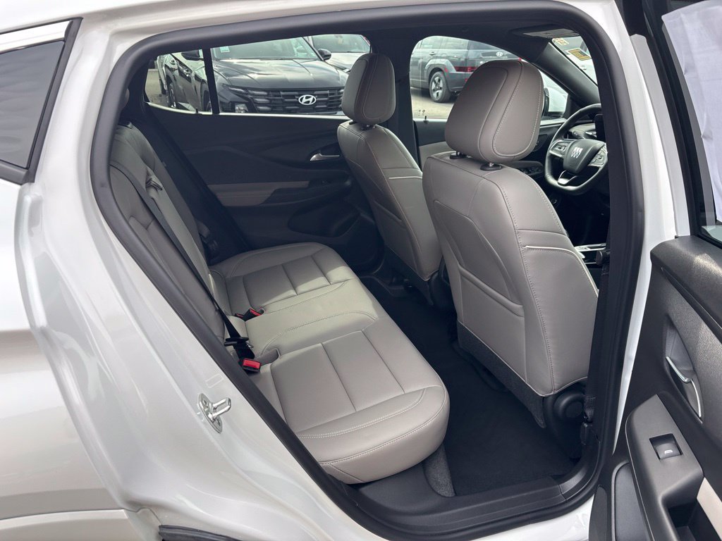 Used 2025 Buick Envista Avenir FWD image 26