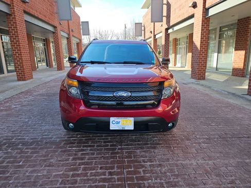 Used 2015 Ford Explorer Sport image 2