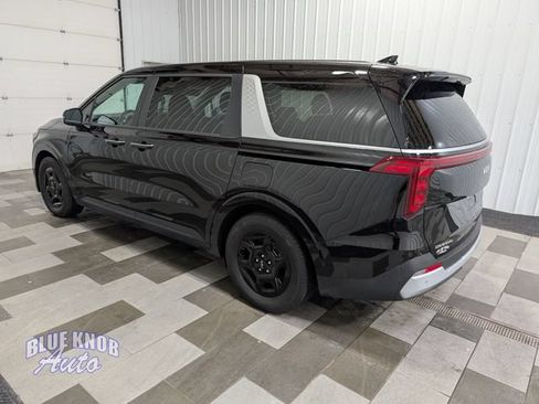 Used 2026 Kia Carnival FWD image 2