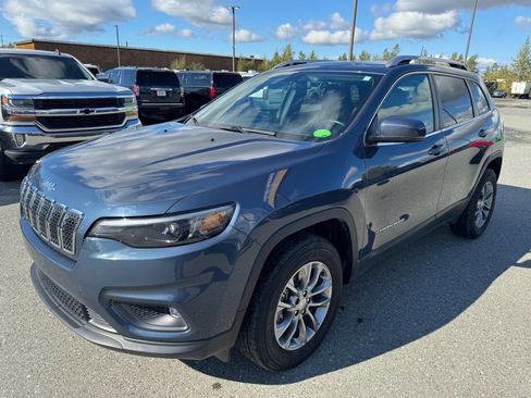 Used 2019 Jeep Cherokee Latitude Plus w/ Cold Weather Group image 1