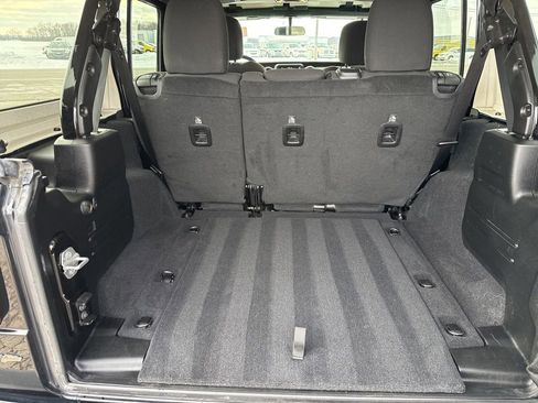 Used 2019 Jeep Wrangler Unlimited Sport S image 21