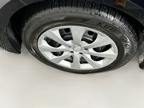 Used 2025 Toyota Corolla LE image 11