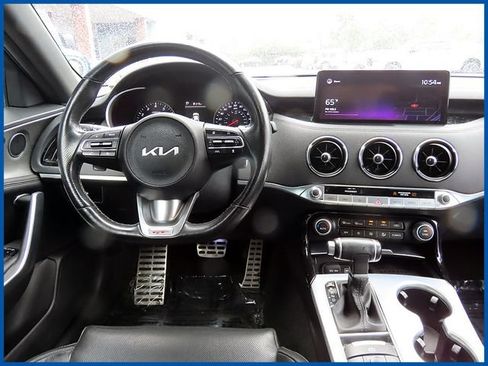 Used 2022 Kia Stinger GT1 AWD/4WD image 9