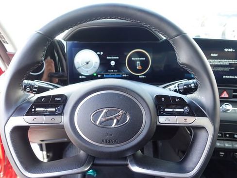 Used 2023 Hyundai Elantra Limited image 12