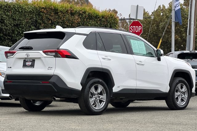 Used 2025 Toyota RAV4 XLE AWD/4WD image 5