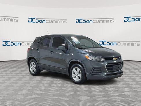 Used 2019 Chevrolet Trax LS FWD image 2