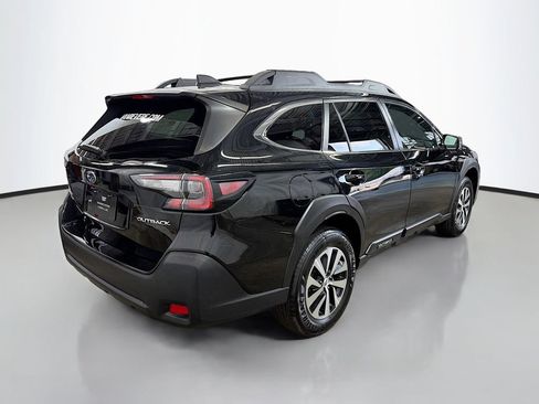 Used 2023 Subaru Outback Premium AWD/4WD image 9