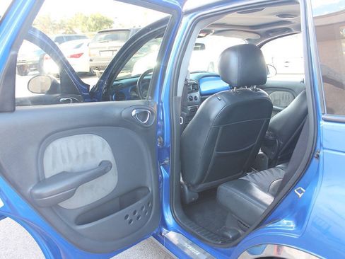 Used 2004 Chrysler PT Cruiser Limited FWD image 23
