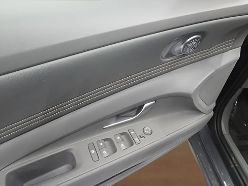 New 2026 Hyundai Elantra Sport FWD image 10