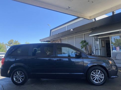 Used 2014 Dodge Grand Caravan R/T w/ Driver Convenience Group FWD image 6