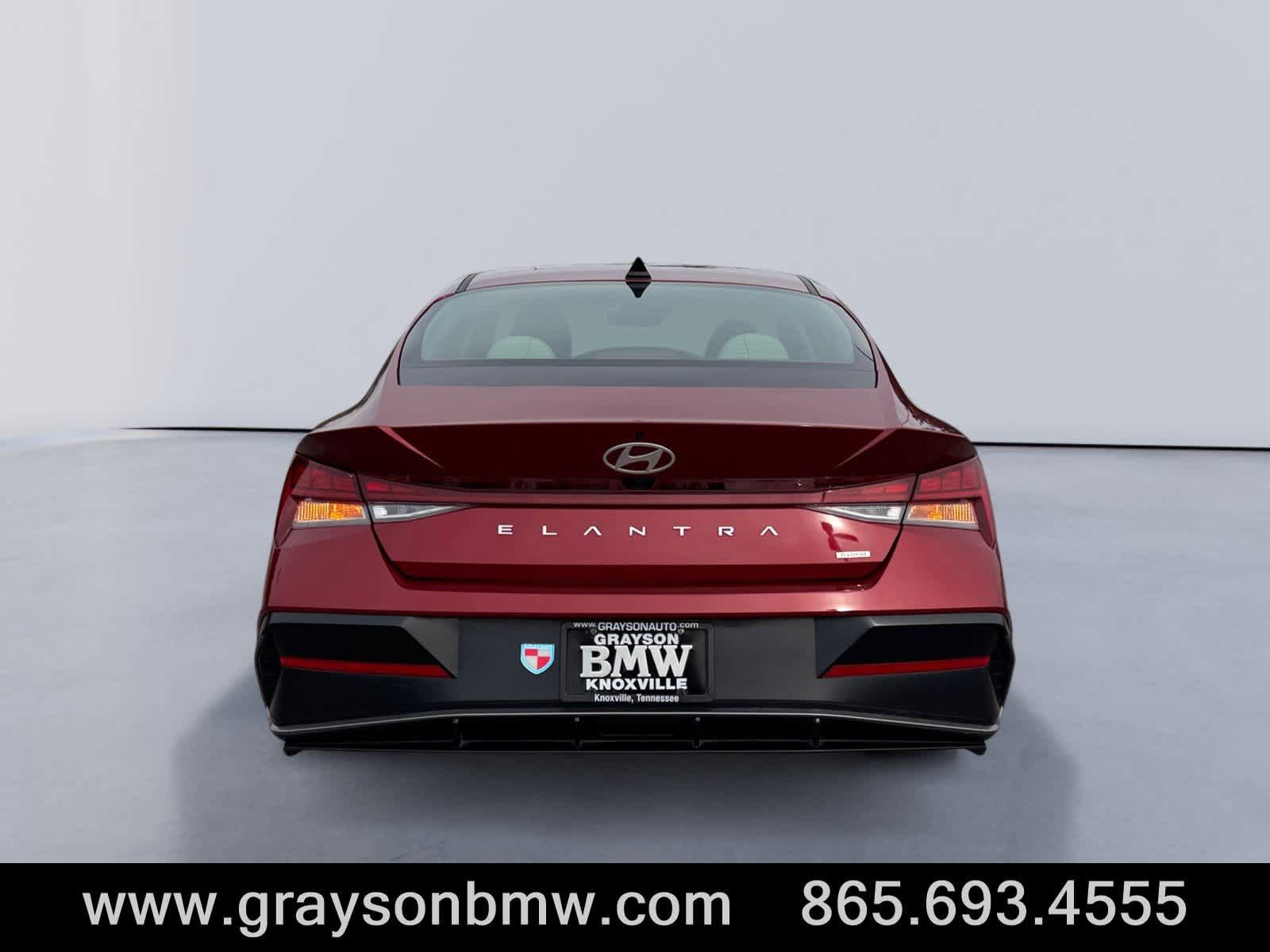Used 2025 Hyundai Elantra Limited FWD image 4