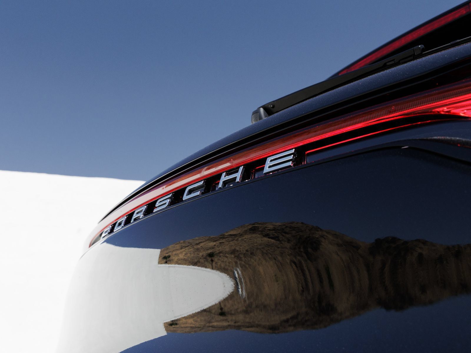 Used 2026 Porsche Macan AWD/4WD image 12