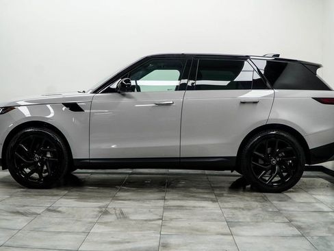 Used 2024 Land Rover Range Rover Sport SE image 8