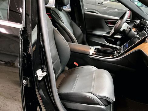 Used 2024 Mercedes-Benz C 300 C 300 image 8