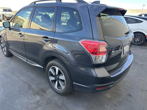 Used 2017 Subaru Forester 2.5i Premium w/ All-Weather Package image 4
