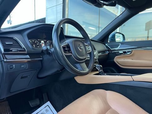 Used 2018 Volvo XC90 T5 Momentum w/ Convenience Package image 38