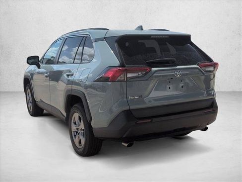 Used 2022 Toyota RAV4 XLE w/ Convenience Package FWD image 7