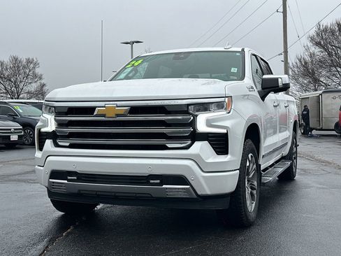 Used 2024 Chevrolet Silverado 1500 High Country w/ Z71 Off-Road Package image 2