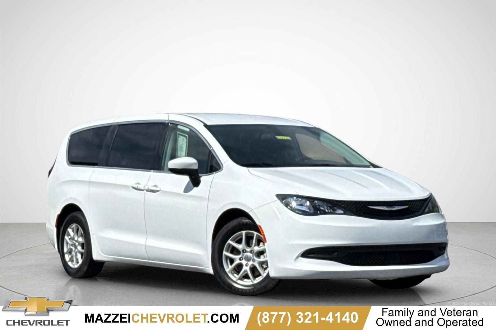 Used 2022 Chrysler Voyager LX FWD image 1