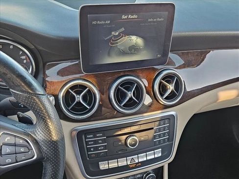Used 2018 Mercedes-Benz CLA 250 image 14