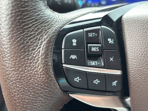 Used 2023 Ford Explorer King Ranch w/ Technology Package AWD/4WD image 24